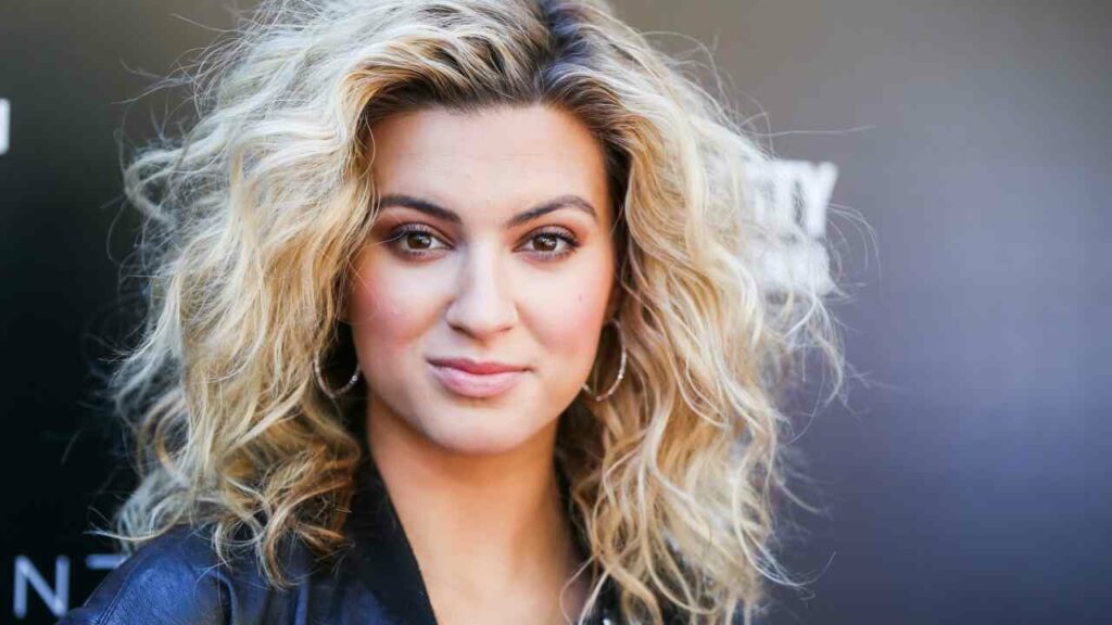 Tori Kelly